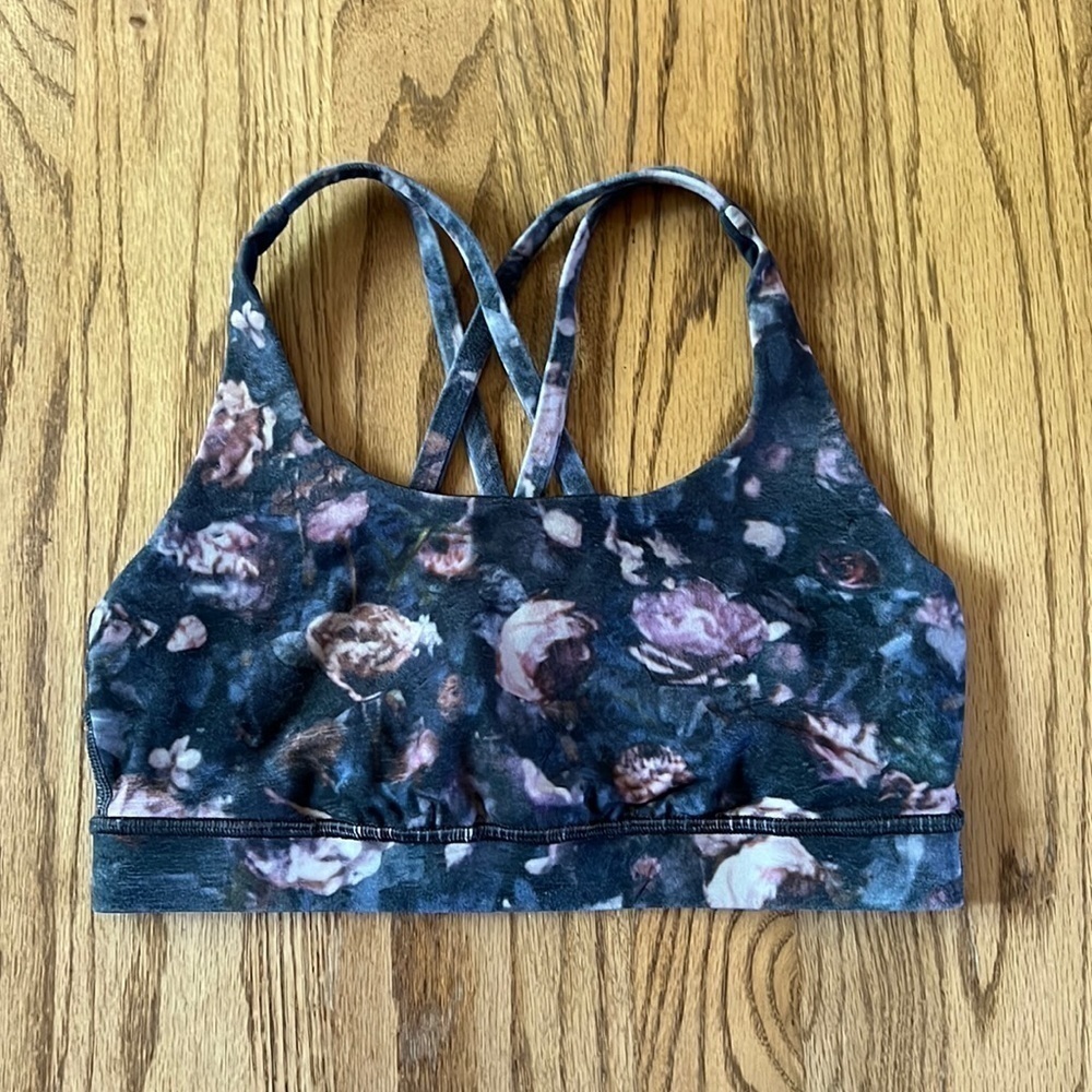 Lululemon Women’s Sports Bra Training Top Size 6 sports bra training top sz 6